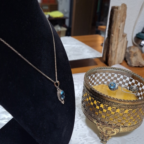 Vintage Sterling Silver genuine Aquamarine 20" necklace and earrings set - Picture 7 of 11